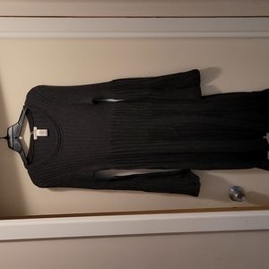 Max studio charcoal gray knee length dress with wide sleeve